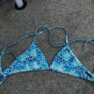 Jolyn’s triangle tie top